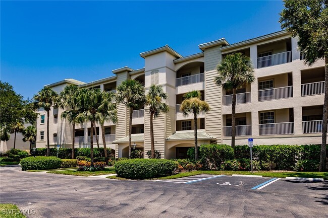 4120 Bayhead Dr in Bonita Springs, FL - Foto de edificio - Building Photo