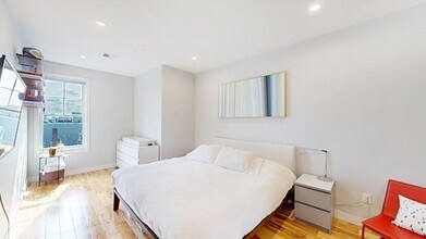 39 Lexington St, Unit 8 in Boston, MA - Building Photo - Building Photo