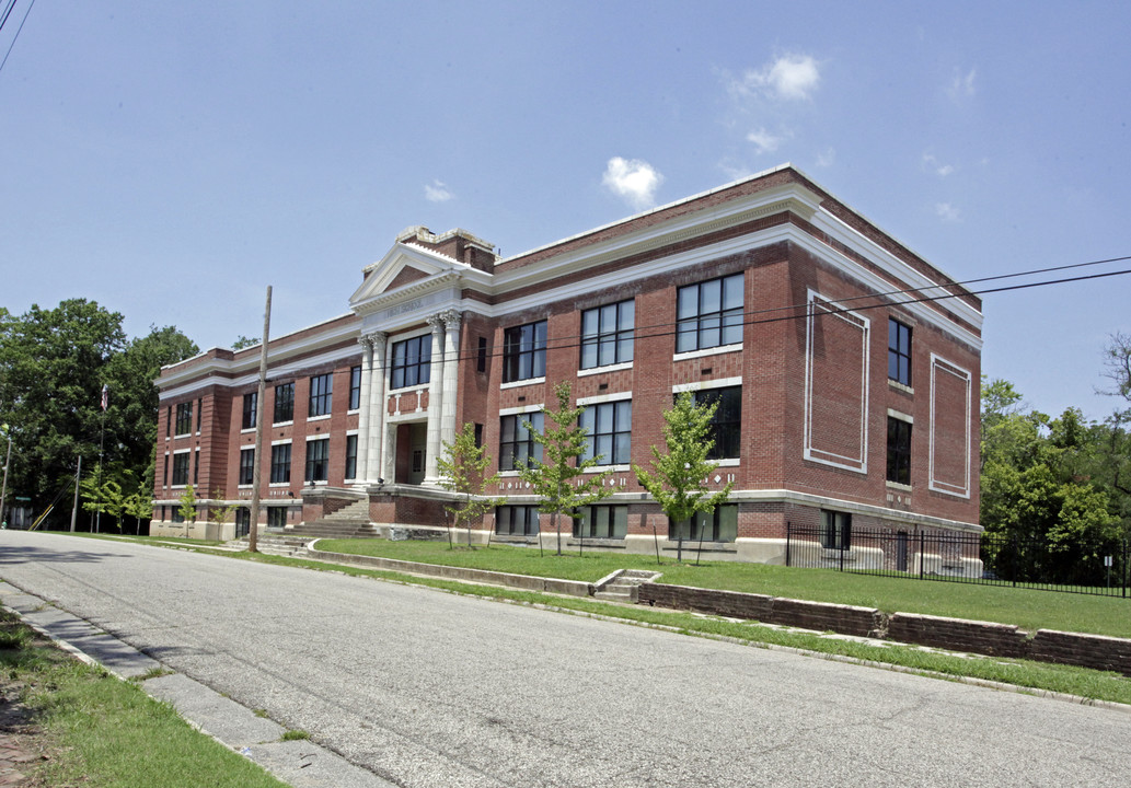 Renaissance Center in Jackson, TN - Building Photo