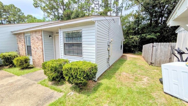 8264 Continental Ct in Pensacola, FL - Building Photo - Building Photo