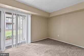 211 James Ct in Evesham, NJ - Building Photo - Building Photo