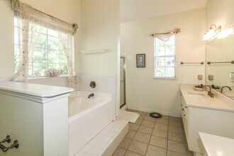 5803 Carriage Hills Dr in Martinez, GA - Building Photo - Building Photo