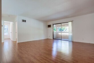 265 Loma Alta Dr in Oceanside, CA - Building Photo - Building Photo