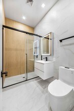 425 W 57th St in New York, NY - Foto de edificio - Building Photo