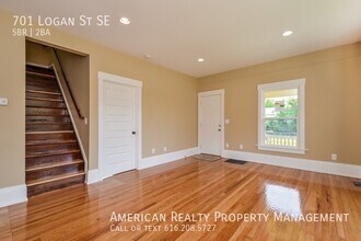 701 Logan St SE in Grand Rapids, MI - Building Photo - Building Photo