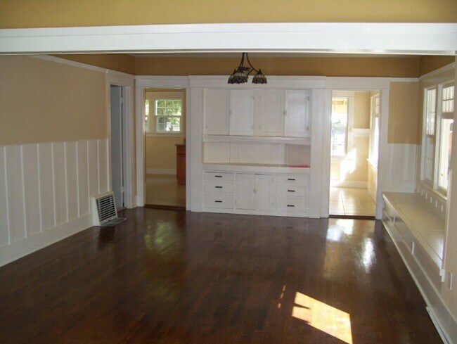 3107 E Theresa St, Unit 3107 in Long Beach, CA - Building Photo - Building Photo