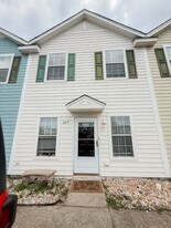 23 Old Courthouse Way in Crawfordville, FL - Building Photo