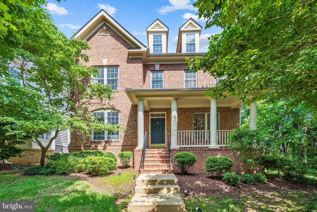9181 Topaz St in Fairfax, VA - Building Photo