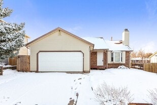 4215 S Gibraltar St, Unit 1813 in Aurora, CO - Building Photo