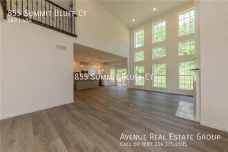 855 Summit Bluff Ct in Fenton, MO - Building Photo - Building Photo