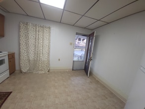 1121 Monroe Ave in Dunmore, PA - Building Photo - Building Photo