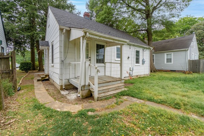 1022 Fourqurean Ln in Richmond, VA - Building Photo - Building Photo