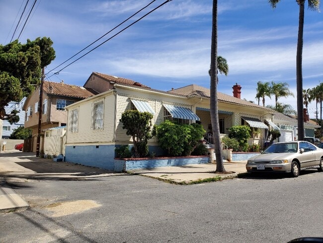 property at 136 Pennsylvania Ave