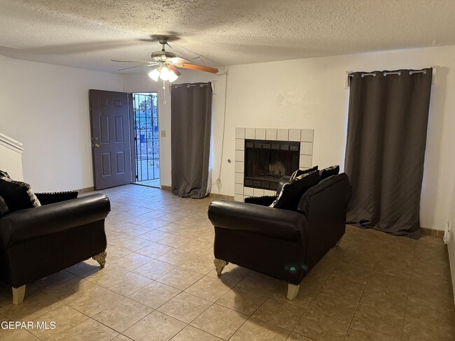 3012 Eads Pl in El Paso, TX - Building Photo - Building Photo