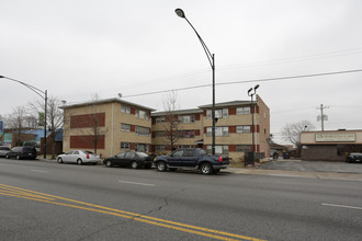 Westview Estates in Chicago, IL - Building Photo - Building Photo