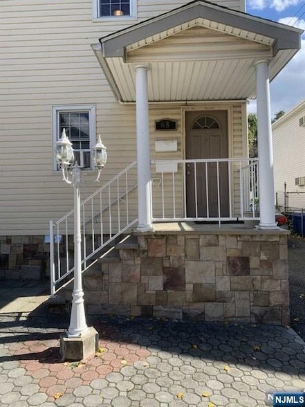 68 Cottage Pl, Unit 2 in East Rutherford, NJ - Building Photo - Building Photo