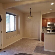 228 Corinna Ct in Hurst, TX - Foto de edificio - Building Photo