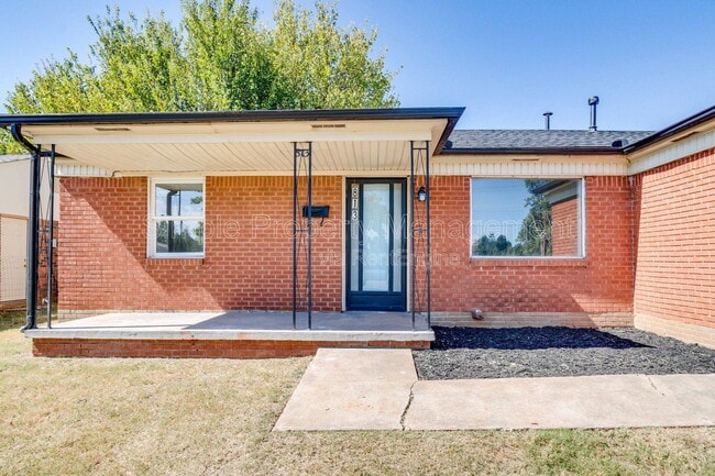 813 S Midwest Blvd in Midwest City, OK - Building Photo - Building Photo