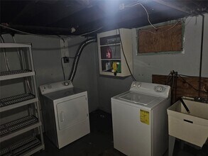 629 5th Ave in New Hyde Park, NY - Building Photo - Building Photo
