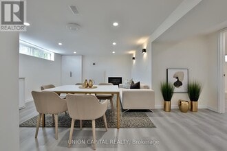 383 Neal Dr in Richmond Hill, ON - Building Photo - Building Photo