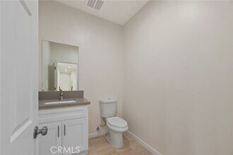 1409 N Hobart Blvd-Unit -103 in Los Angeles, CA - Building Photo - Building Photo