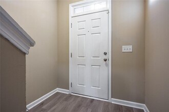 3284 Sheffield Cir in Decatur, GA - Foto de edificio - Building Photo