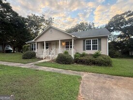 47 Ensign Rd in Forsyth, GA - Building Photo