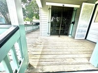 10513 Peach St photo'