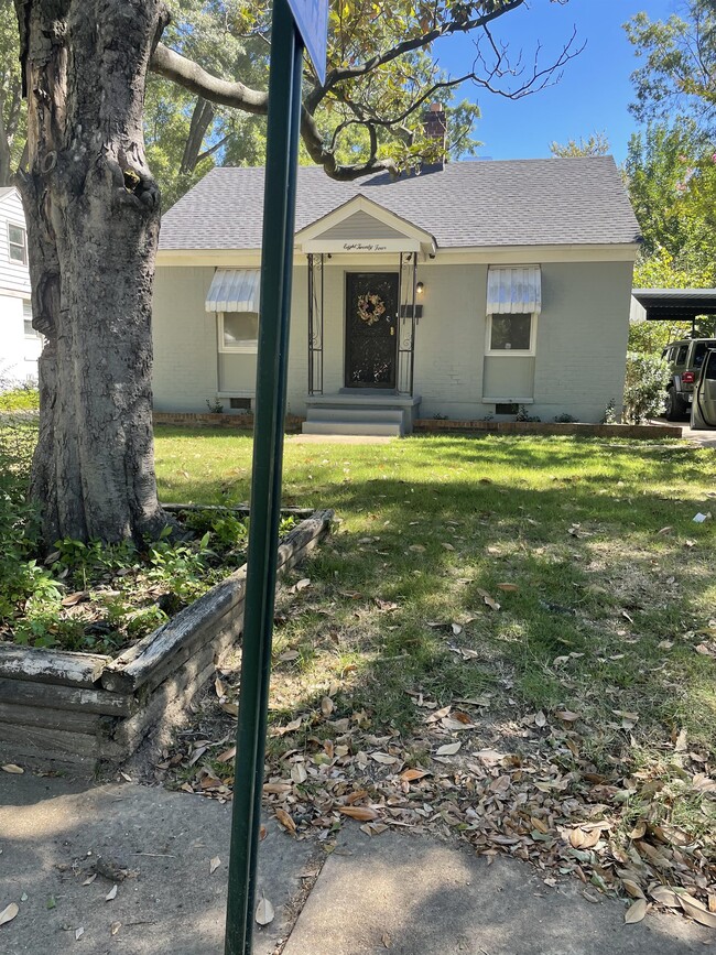 property at 824 Shotwell St
