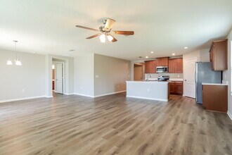 2096 Pebble Point Dr in Green Cove Springs, FL - Foto de edificio - Building Photo