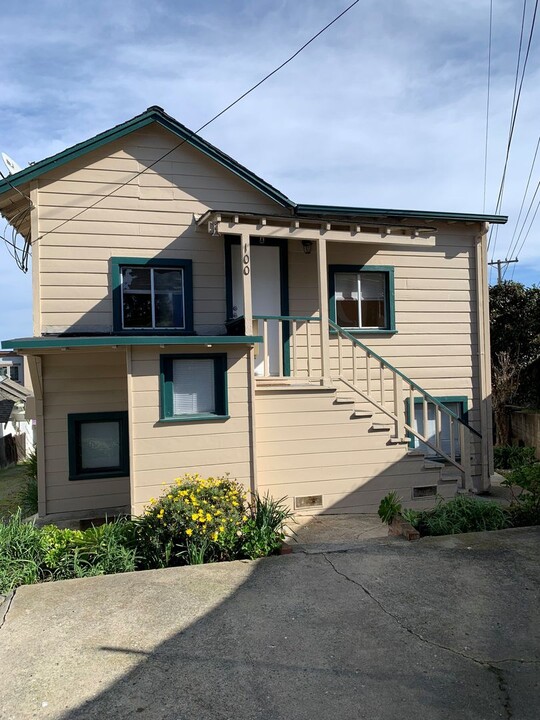 100 Hawthorne St in Monterey, CA - Building Photo