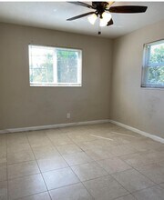 124 Yacht Club Dr in North Palm Beach, FL - Building Photo - Building Photo