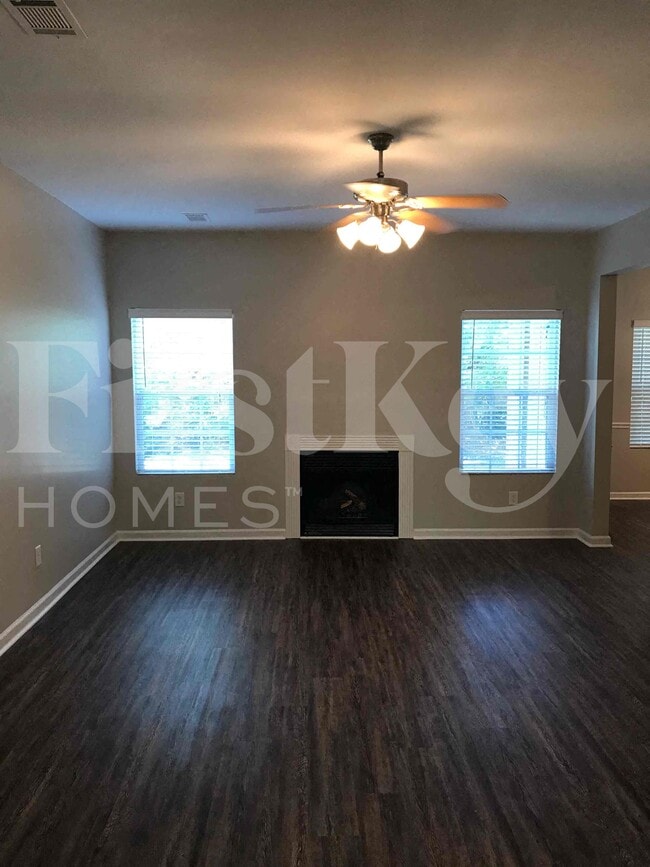 5048 Pioneer Pkwy in Mcdonough, GA - Foto de edificio - Building Photo