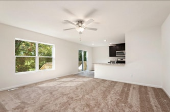 1026 White Tail Ln in Montrose, MN - Foto de edificio - Building Photo