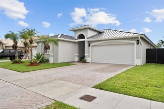 13925 SW 155th Ct, Unit 418 in Miami, FL - Building Photo - Building Photo