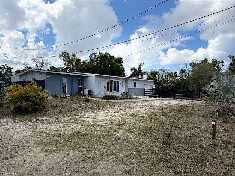 1507 Lavilla Rd in Punta Gorda, FL - Building Photo