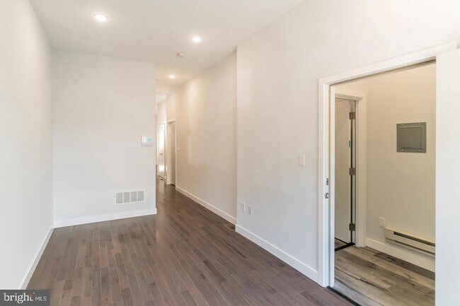 2247 N Franklin St in Philadelphia, PA - Building Photo - Building Photo
