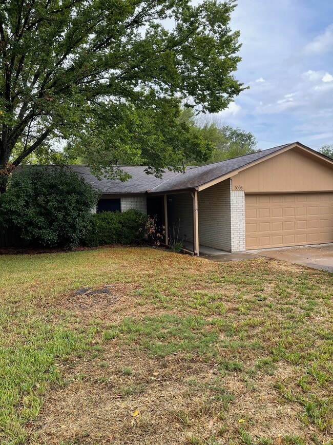 3008 Longleaf Dr in College Station, TX - Building Photo - Building Photo