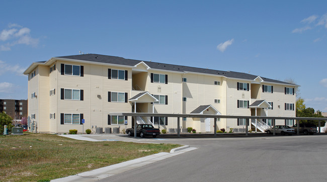 Berkshire Apartments in Nampa, ID - Building Photo - Building Photo