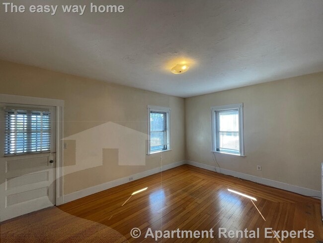 18 Fenwick St in Somerville, MA - Building Photo - Building Photo