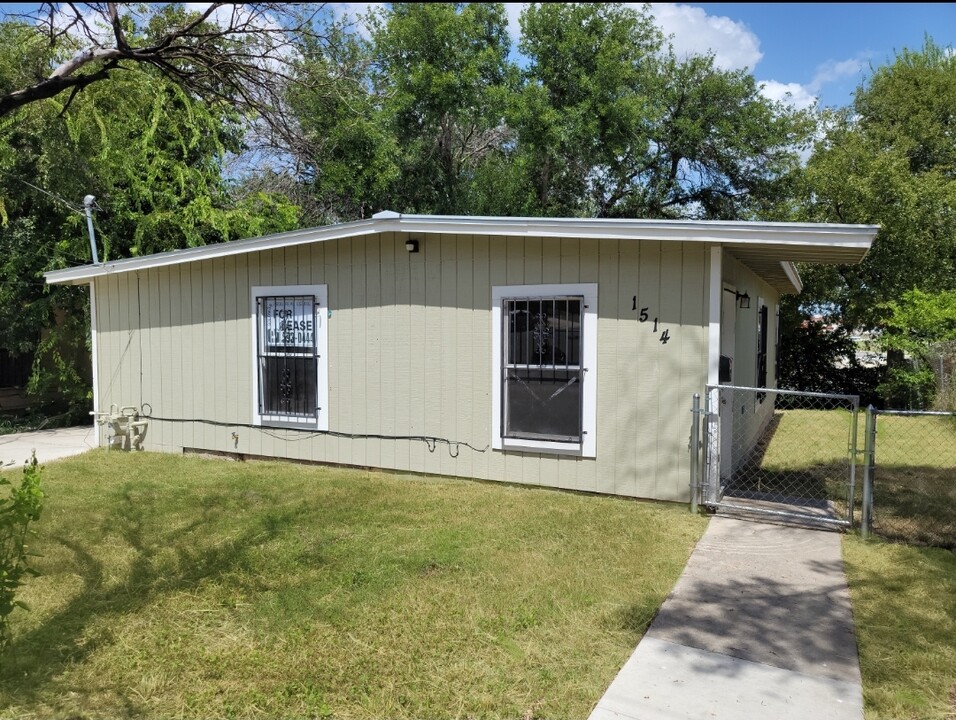 1514 Norfleet St in San Antonio, TX - Foto de edificio