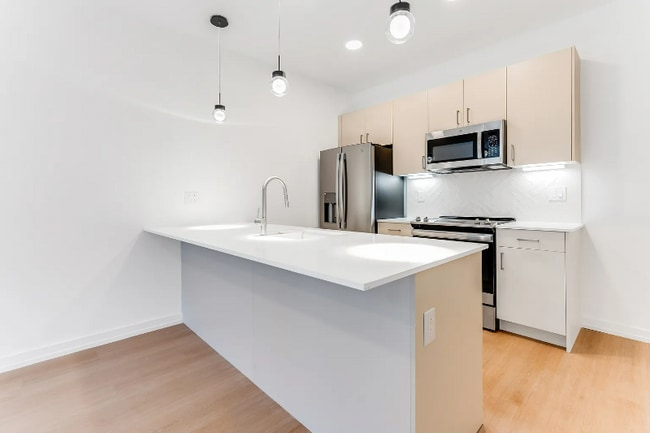1833 Hope St, Unit 602