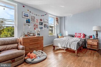 915 N 6th St in Philadelphia, PA - Building Photo - Building Photo