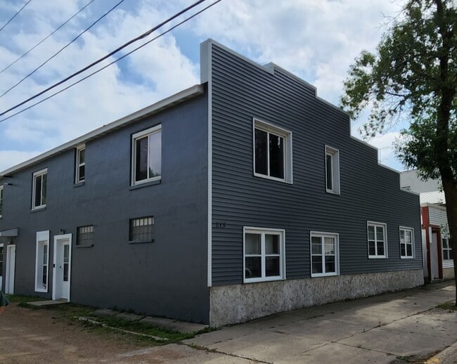 213 Main St E, Unit 1