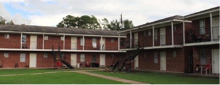 Victoria Apartments in Houston, TX - Building Photo - Building Photo