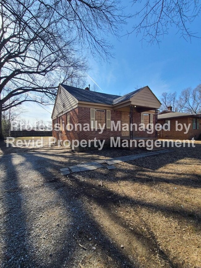 1245 Elliston Rd in Memphis, TN - Building Photo - Building Photo