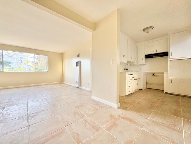 property at 135 N Hillcrest Blvd