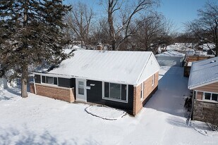 17555 Howe Ave in Homewood, IL - Building Photo
