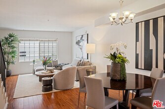 109 S St Andrews Pl in Los Angeles, CA - Building Photo - Building Photo