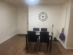 111 S Central Ave in Hempstead, NY - Building Photo - Building Photo